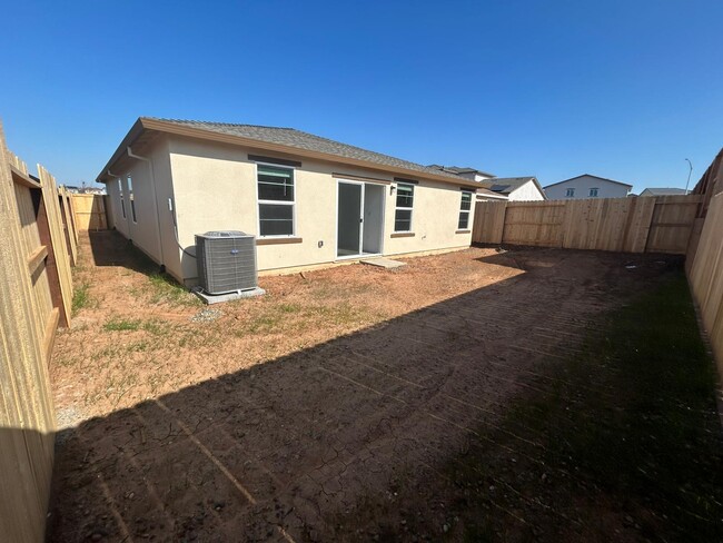 Building Photo - 12630 Rosefinch Wy