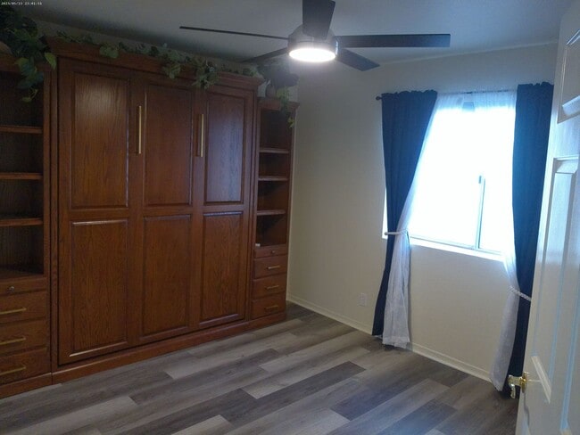 Building Photo - Beautifully designed short-term rental Or Long-Term offering comfort, style, and convenience