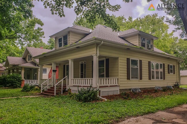 Building Photo - 800 Osage St