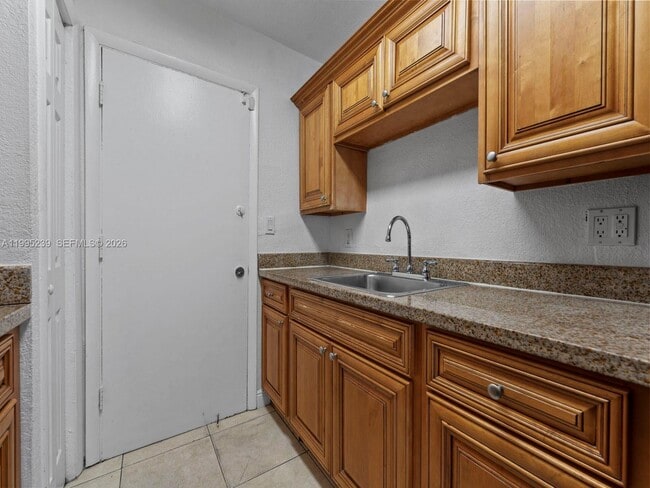 Building Photo - 7220 SW 94th Pl