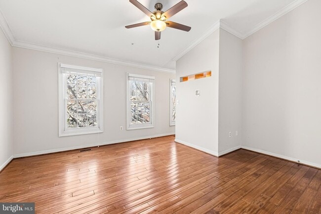 Building Photo - 211 W Hill St