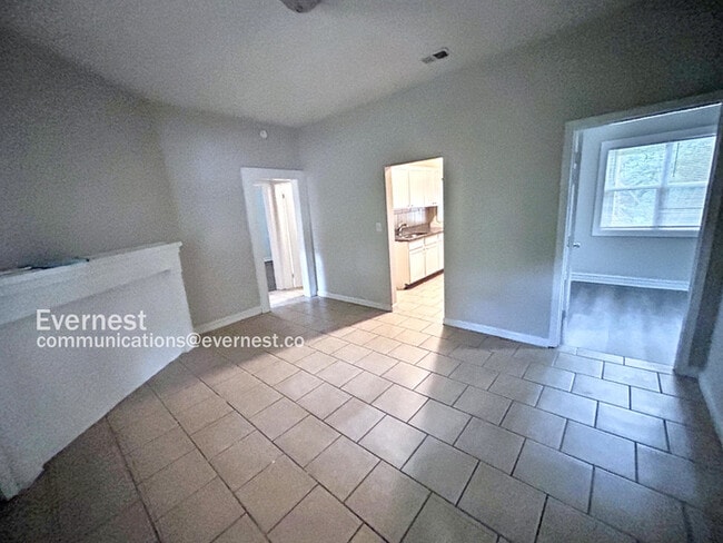 Building Photo - 1512 Haven Dr N