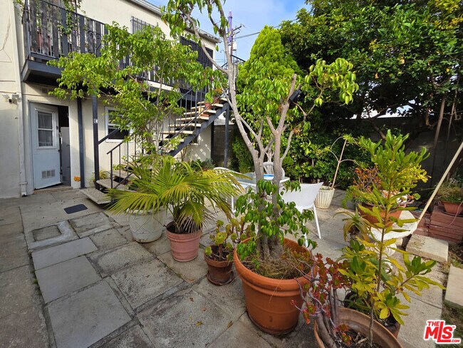 Building Photo - 1224 21st St