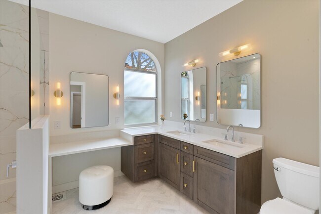 Building Photo - 11421 Desert Classic Ln NE