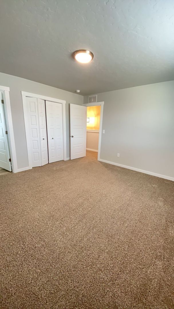 Building Photo - Roe Street Townhomes