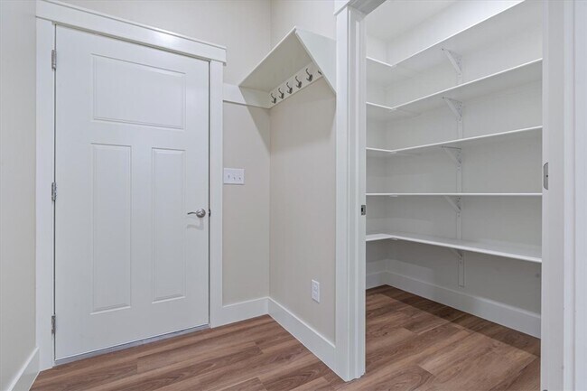 Building Photo - 28 Fleetwood Dr