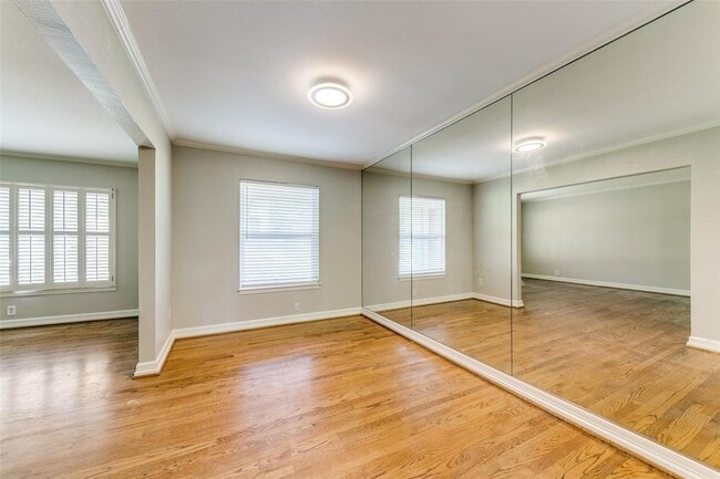 Building Photo - 6545 Winton St