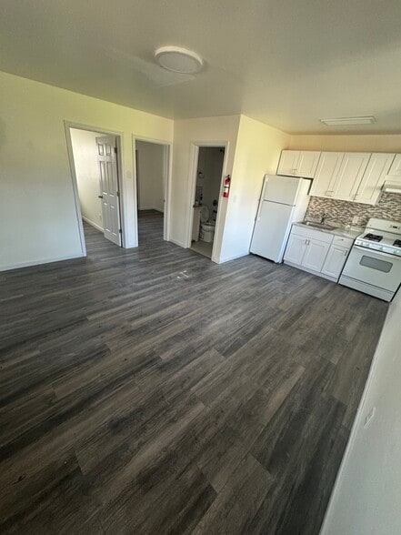 Building Photo - 27 Hillside Ave