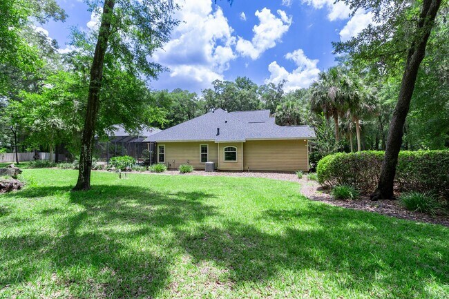 Building Photo - Executive Gainesville Rental: Custom 4 Sui...