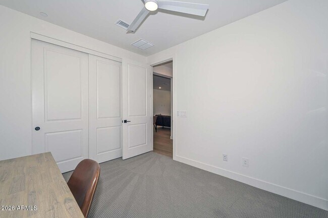 Building Photo - 11300 N Casa Dega Dr