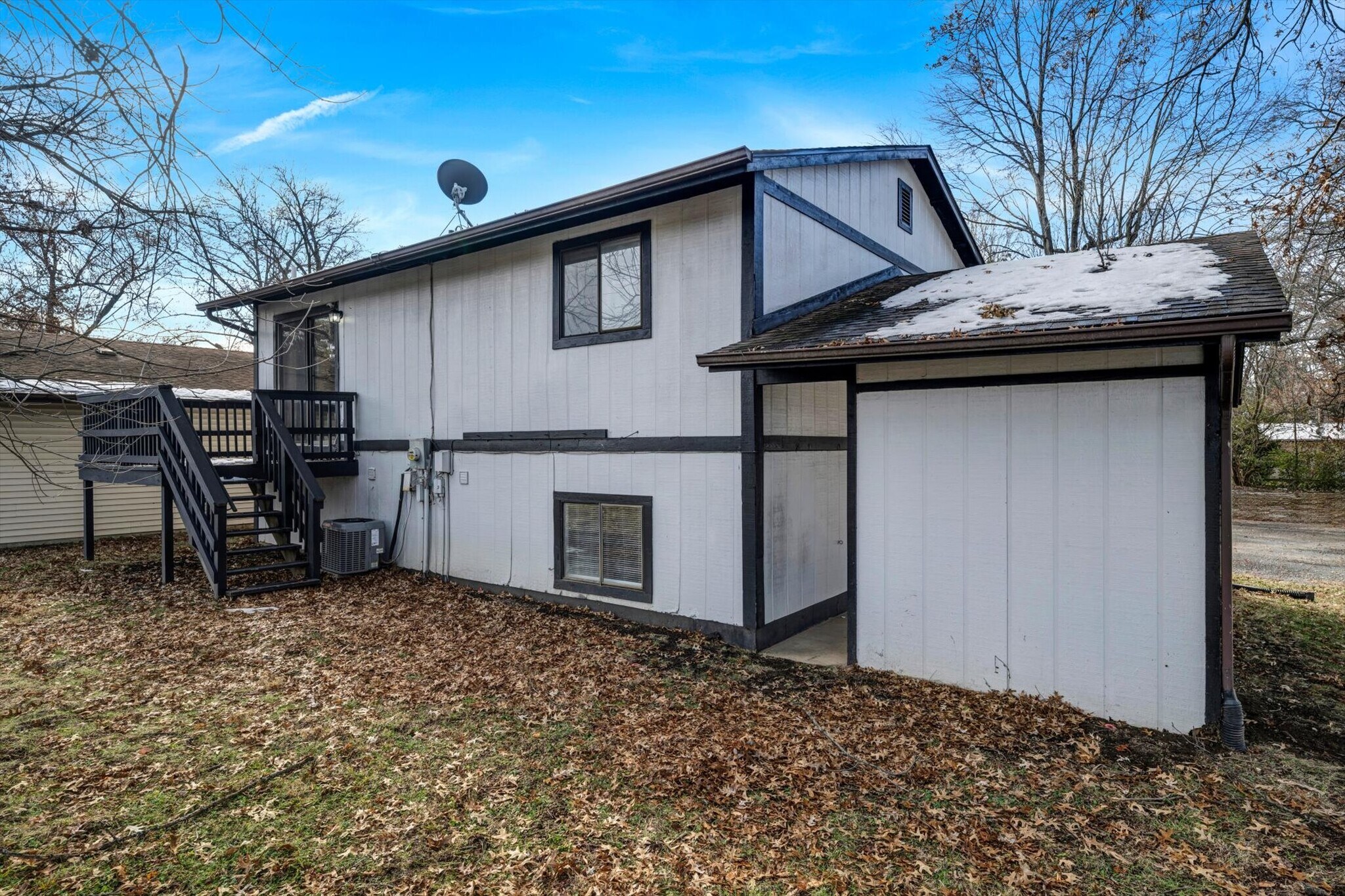 Building Photo - 11 Carriage Lane