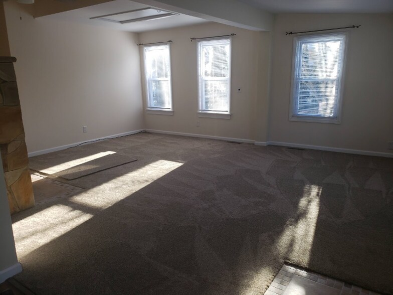 Building Photo - 23 Budd Ave