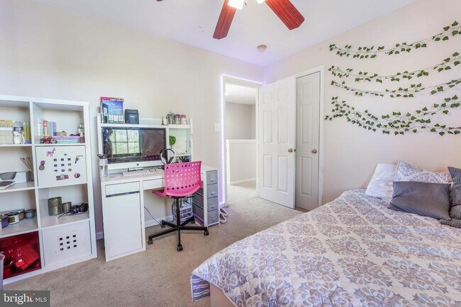 Building Photo - 15575 Catamaran Ct