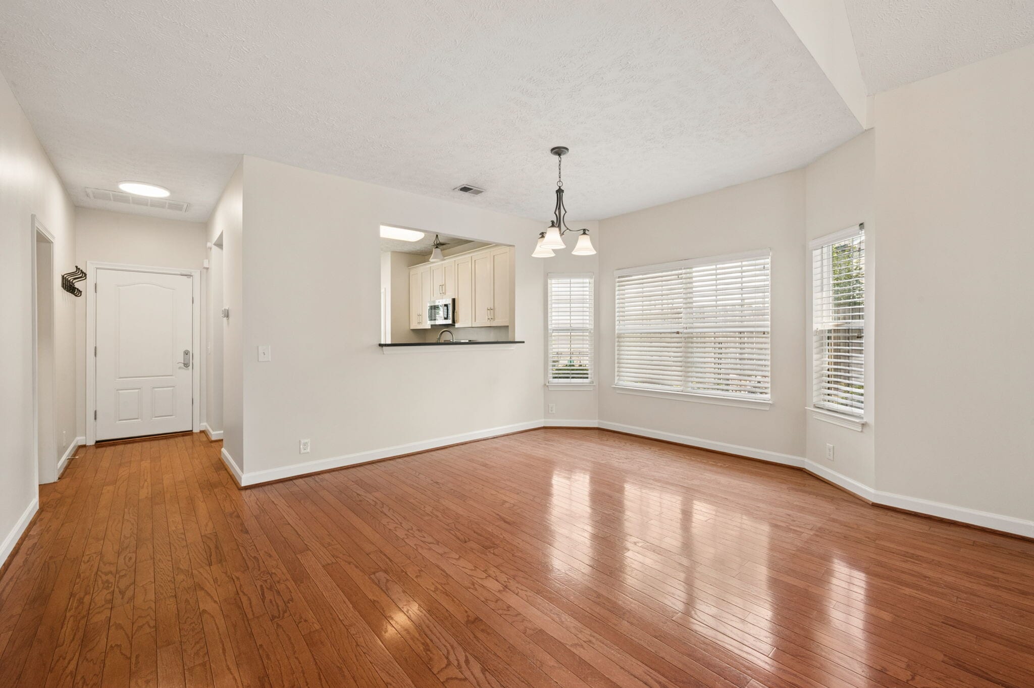 Building Photo - 2741 Rosedale Pl