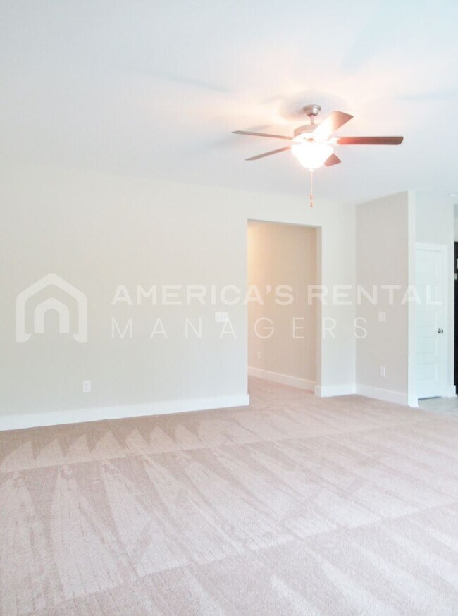 Building Photo - Home for Rent in Tuscaloosa... Available t...