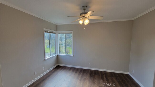 Building Photo - 254 Thorne St