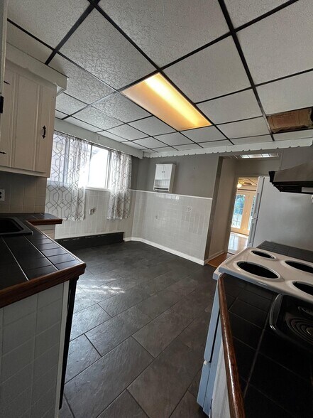 Building Photo - 308 North Blakely Street