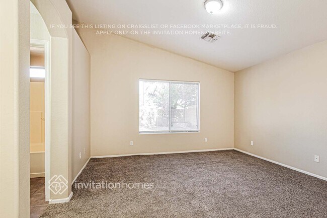 Building Photo - 2620 E Beverly Rd