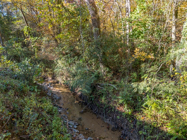 Building Photo - 143 Luckado St