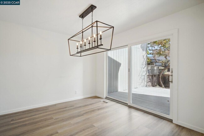 Building Photo - 119 Cypress Point Way
