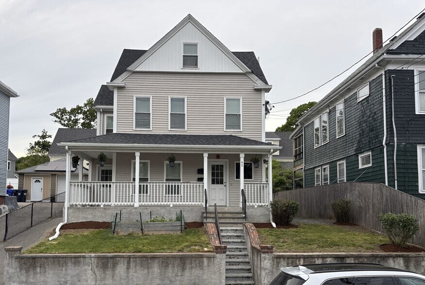 Primary Photo - 45 Catherine St
