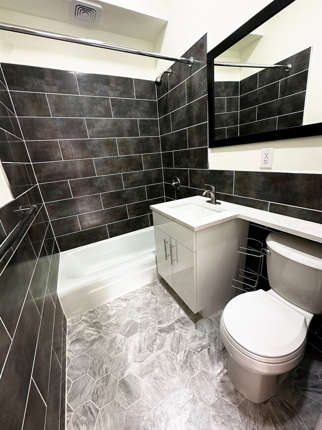 Building Photo - 325 Central Ave