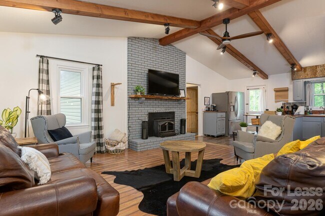 Building Photo - 260 Allison Hill Rd