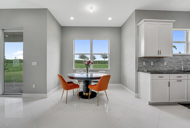 Building Photo - 5482 Macoon Wy