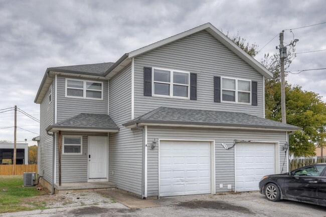 Building Photo - 717 N Walker St