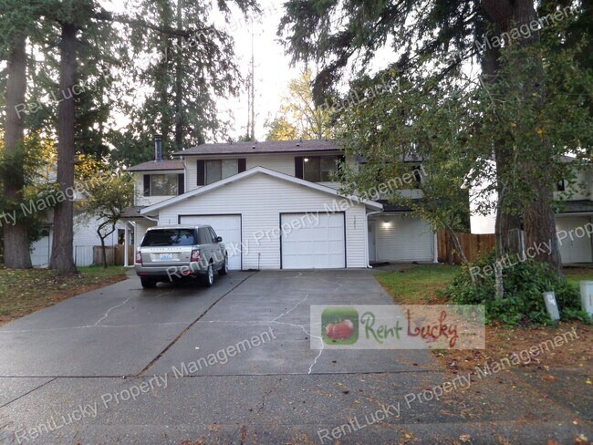 Primary Photo - Lee-Federal Way Duplex