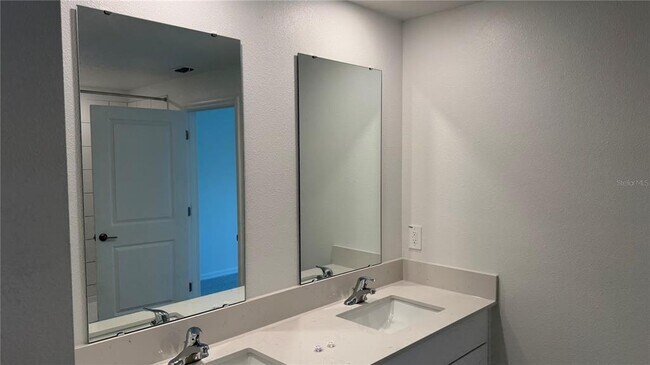 Building Photo - 1629 Tropical Oasis Ave