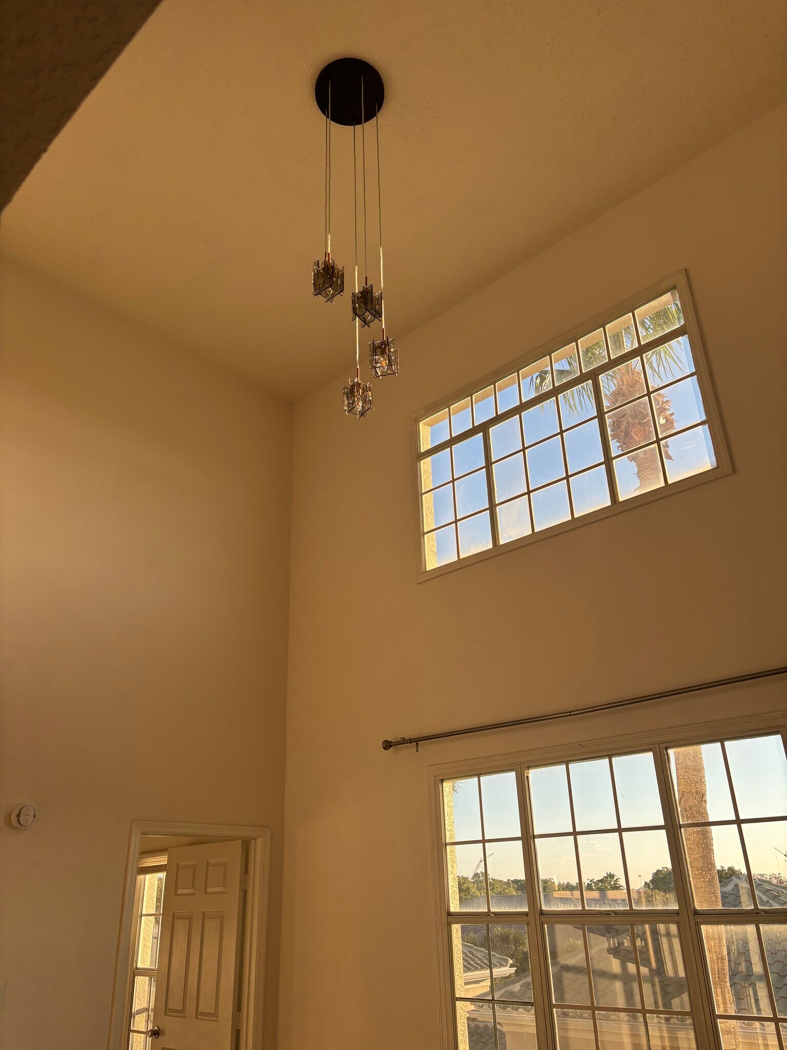 Building Photo - 501 Knights Run Ave