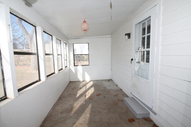Building Photo - No longer accepting Applications after 10/...