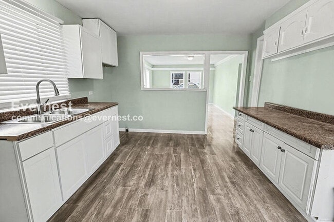 Building Photo - 2028 13th St N