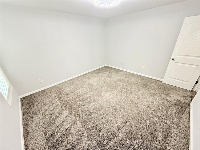 Building Photo - 4230 Miramount Overlook