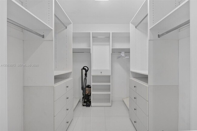 Building Photo - 1100 Biscayne Blvd