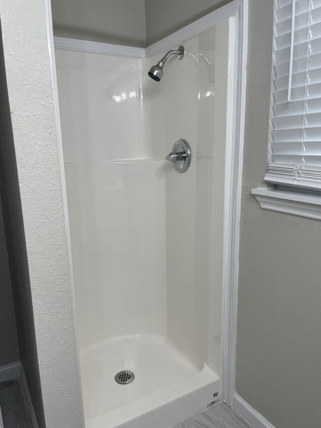 Building Photo - 50% Deposit! Updated 2BR w/ Granite Counters, Wood Floors & Prime Location Near Shopping