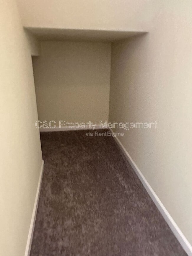 Building Photo - 28 Foxglove Ct