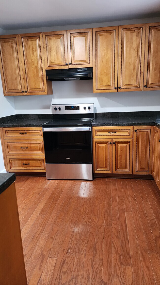 Building Photo - 178 Heritage Cir