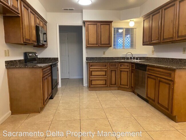 Building Photo - 4 br, 2 bath House - 4009 Bruce Way