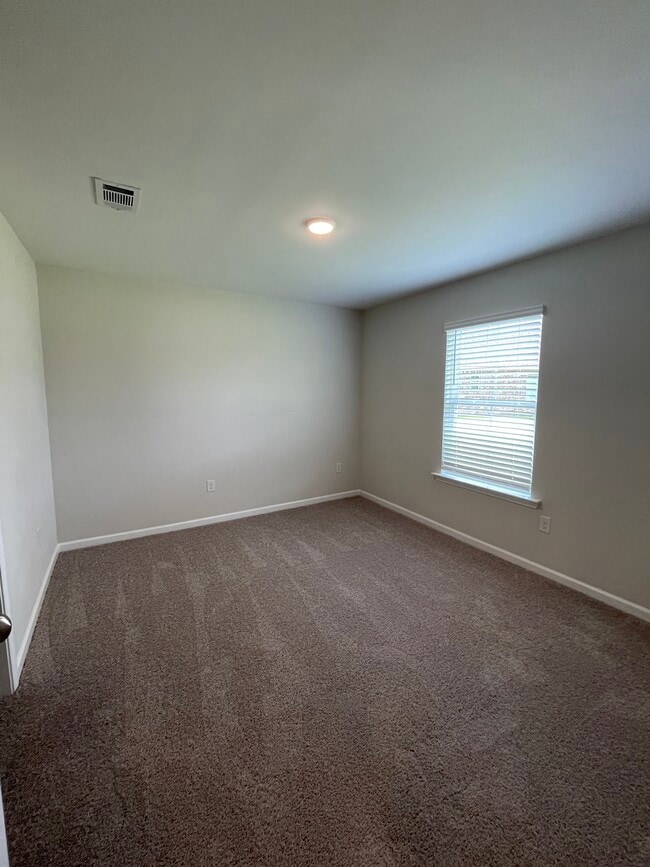 Building Photo - 571 Ridgeland Rd