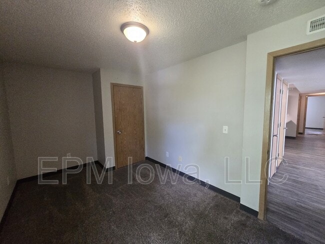 Building Photo - 64 Miller Ave SW