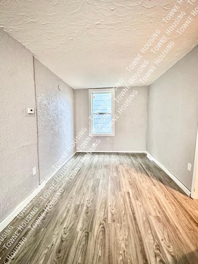 Building Photo - 114 Huetter Ave