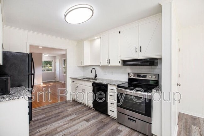 Building Photo - 5719 W 97th St