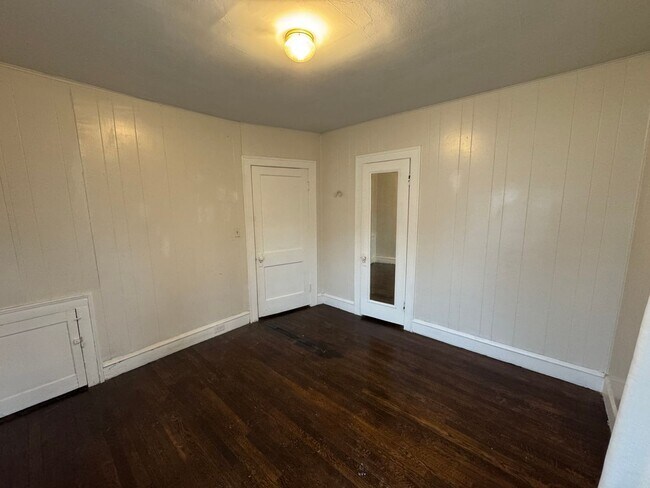 Building Photo - 12611 Franklin Blvd