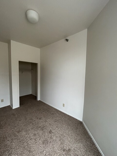 Building Photo - 1431 E 1st St