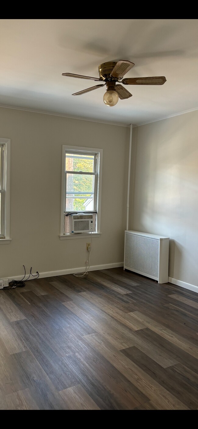 Building Photo - 21 Hertz Ct