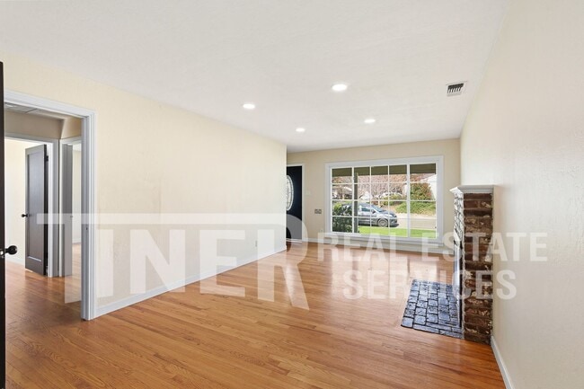 Building Photo - 5000 Reid Way