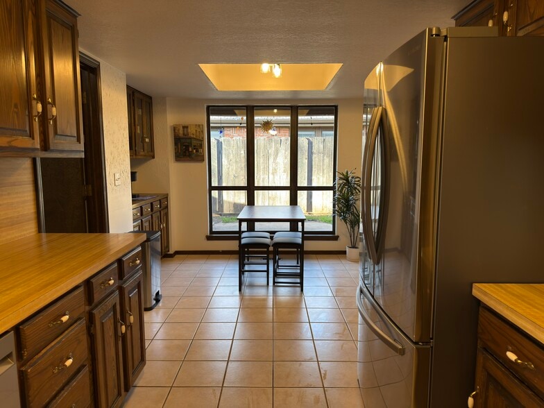 Kitchen - 2105 Appomattox