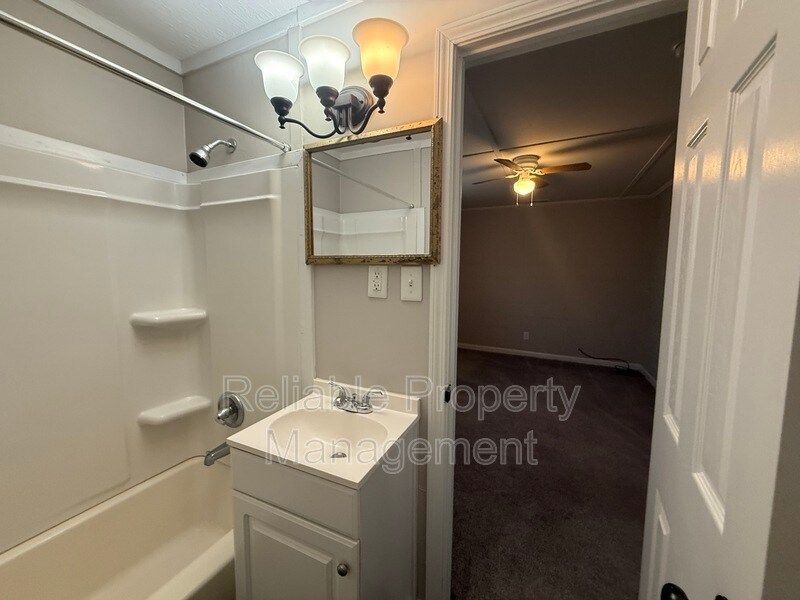 Building Photo - 7018 NC-210